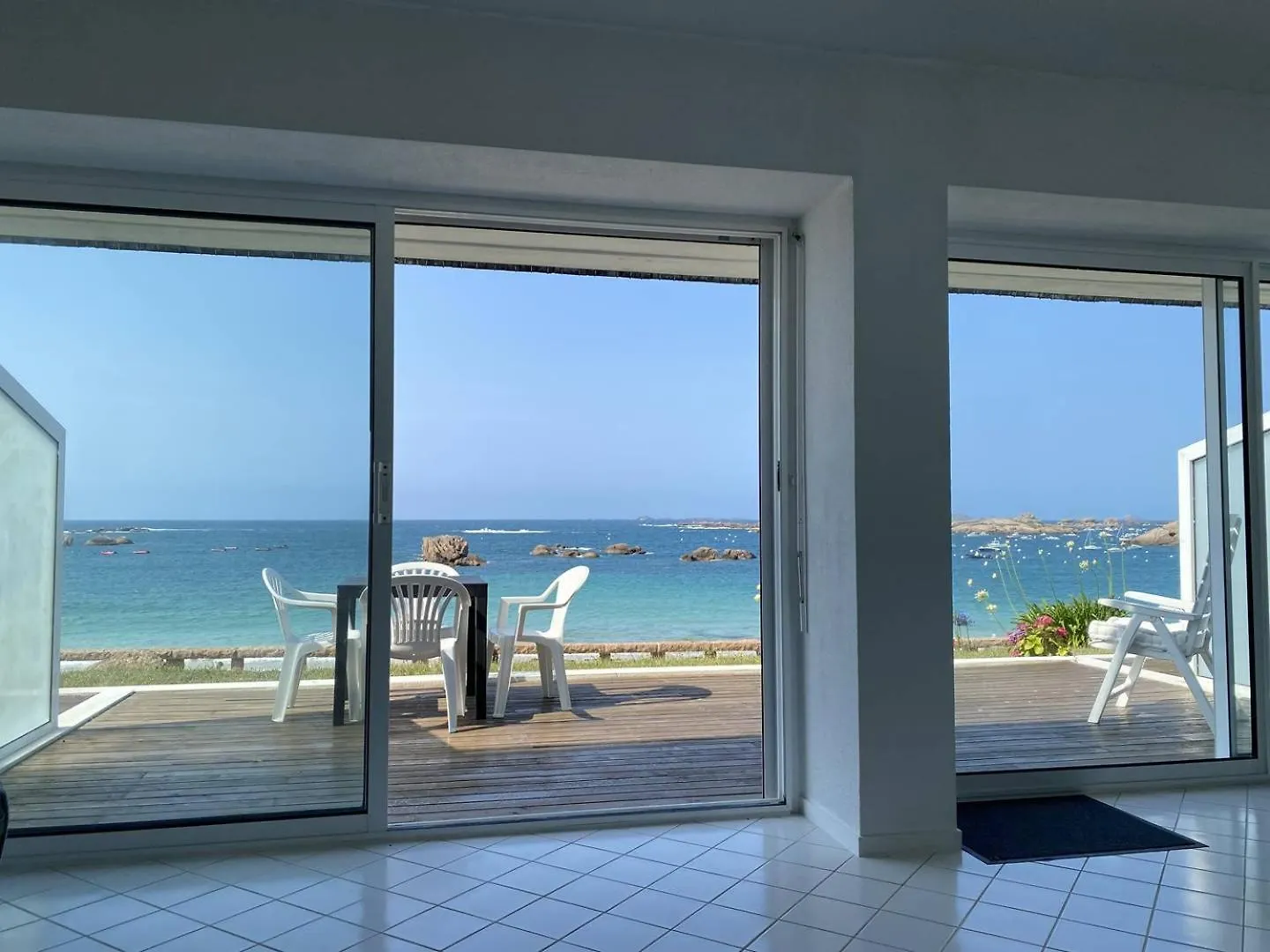 Apartment Appartement Vue Sur Mer Avec Terrasse, Plage Greve Blanche Tregastel - Ref 791 France