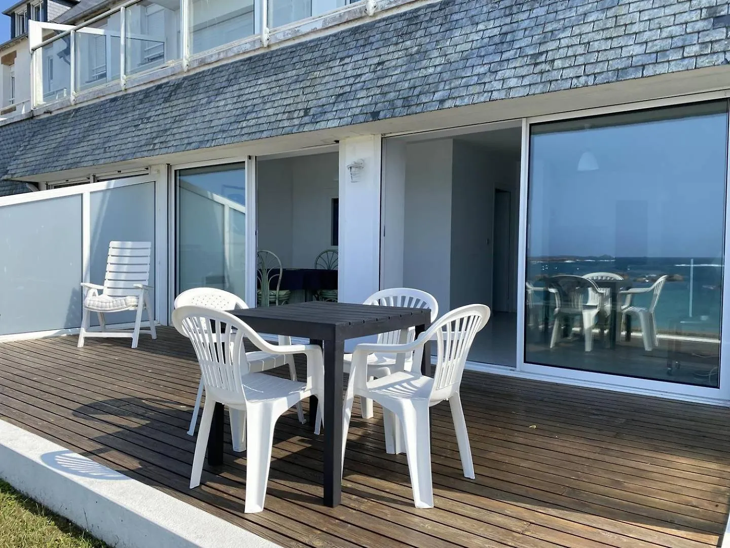 Appartement Vue Sur Mer Avec Terrasse, Plage Greve Blanche Tregastel - Ref 791 0*,