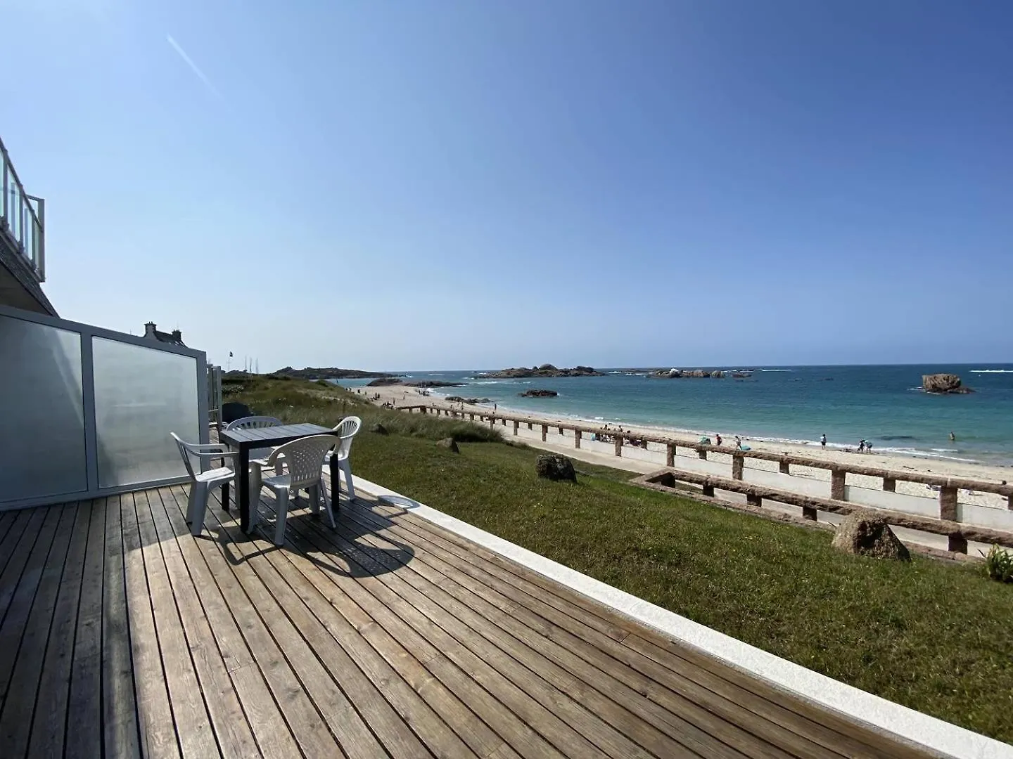 Appartement Vue Sur Mer Avec Terrasse, Plage Greve Blanche Tregastel - Ref 791 0*,  France
